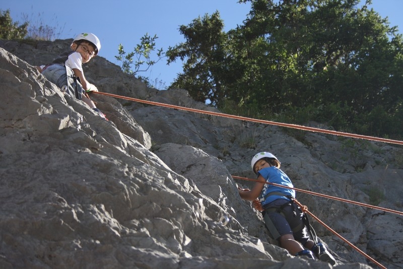 Village Camps International Summer Camp Leysin, Switzerland 2025-08-09 https://www.villagecamps.com/journals_admin/images/703-9-green climb (27).jpg